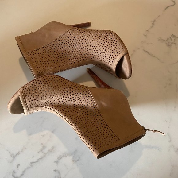 stuart weitzman perforated open toe booties - Picture 4 of 7